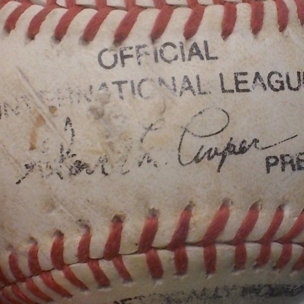 Wilson A1010 Official International League Baseball Robert W Casper Pres Vintage